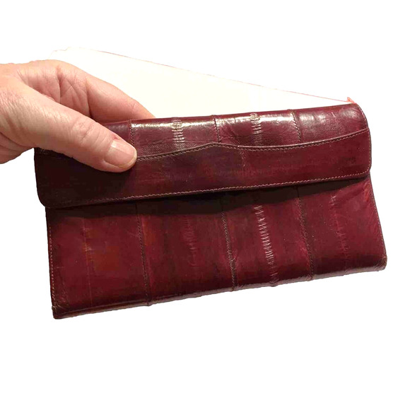 Genuine Eel Skin Leather Burgundy Red Bifold Wallet 1970s Vintage Made in Korea - Picture 3 of 9